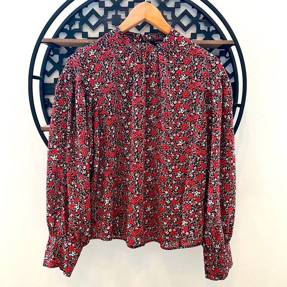 ❤️ Banana Republic Gorgeous Bishop Sleeve Blouse - Picture 2 of 9